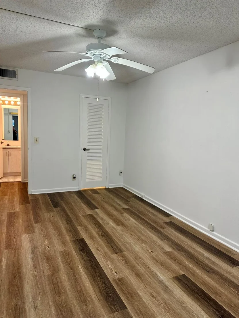 Photo of Unit 1021 at 1021 Guildford B
