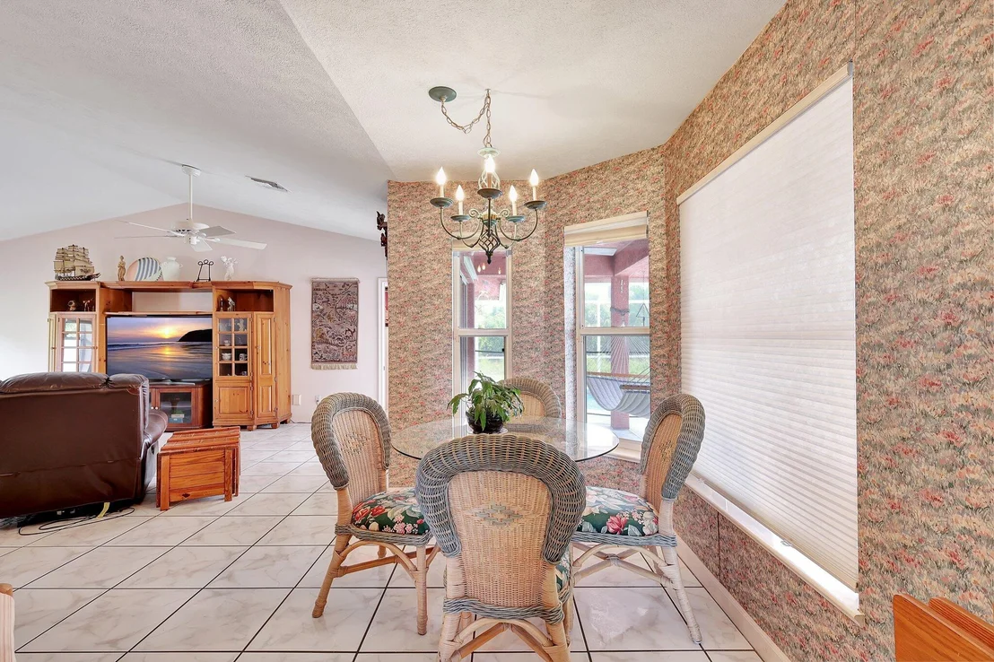 Photo of 1624 SW Gregor Way Way