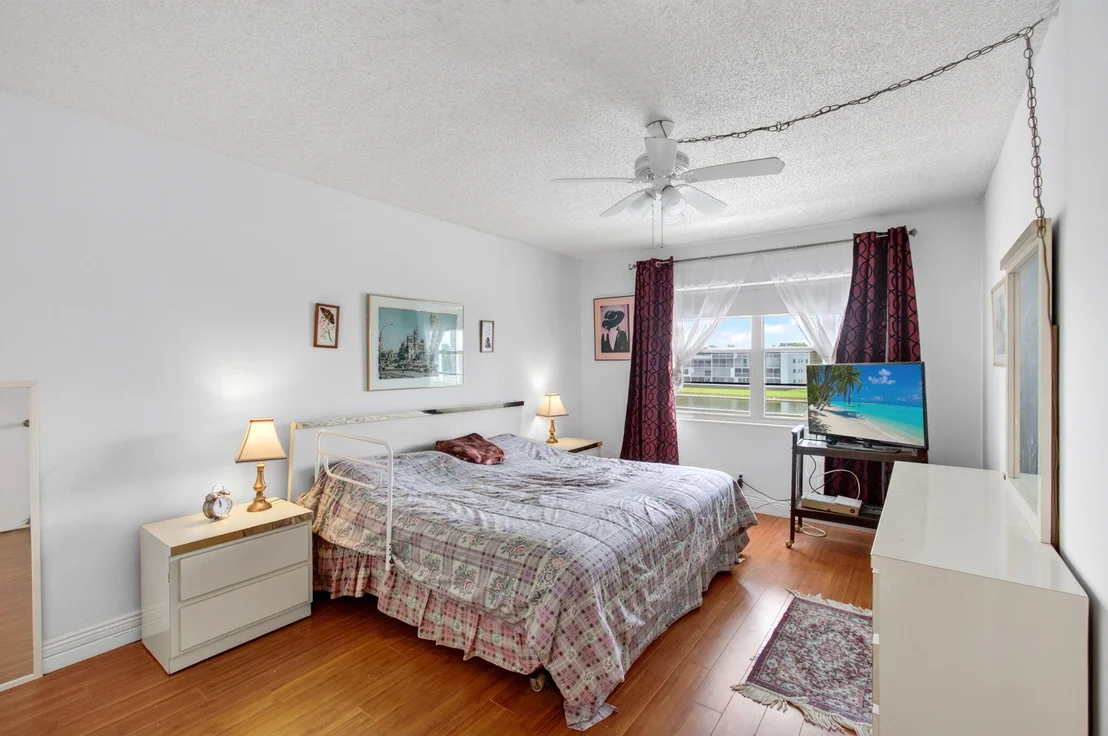 Photo of 3014 Exeter A
