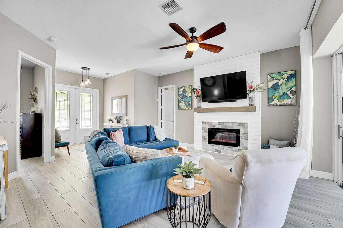 Photo of 1404 Lone Pine Drive