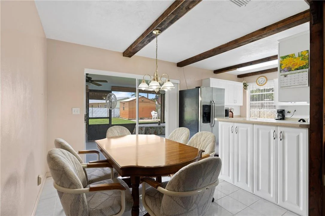 Photo of 325 Henthorne Drive