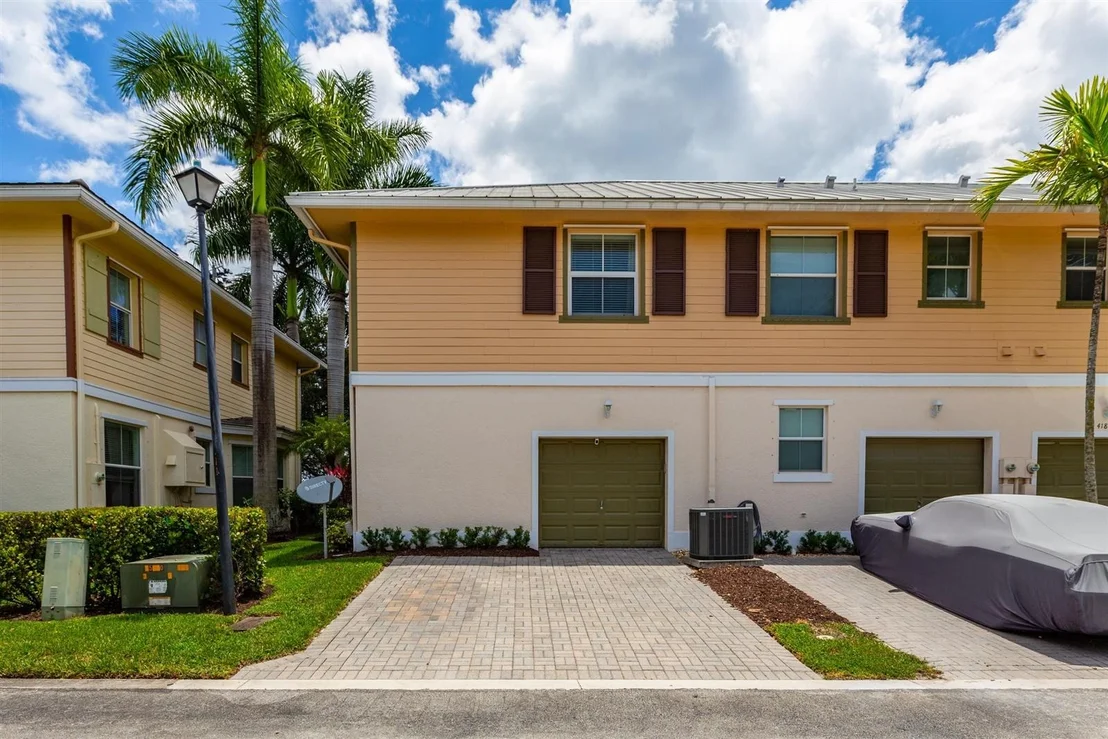 Photo of 4176 Stadium Drive
