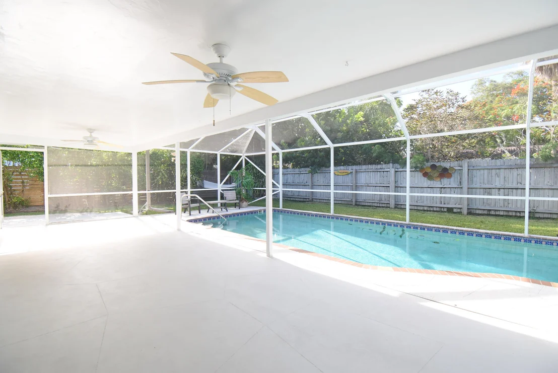 Photo of 701 NW 6TH Drive