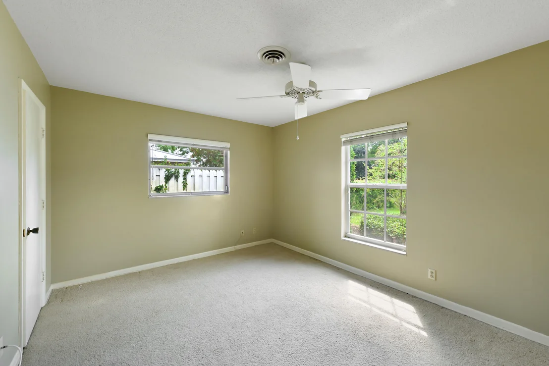 Photo of 324 River Drive