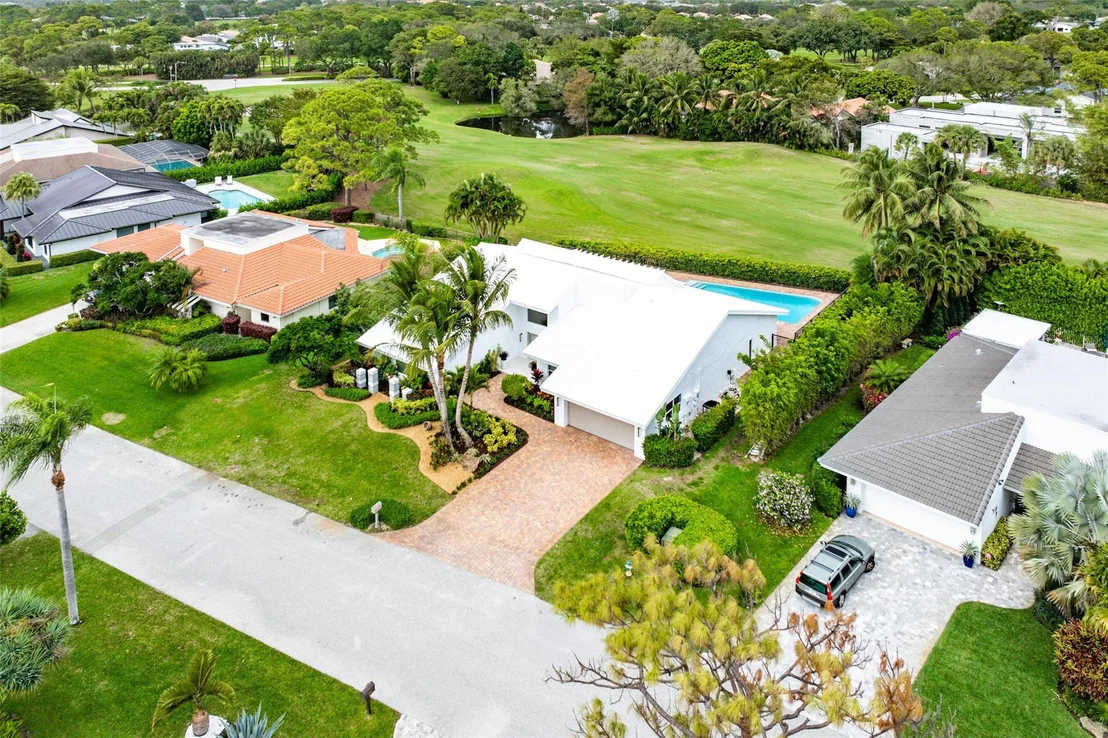 Photo of 4877 Pineview Circle