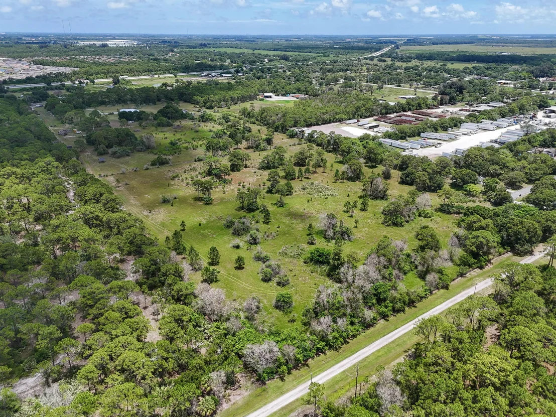 Photo of 425 N FFA Road