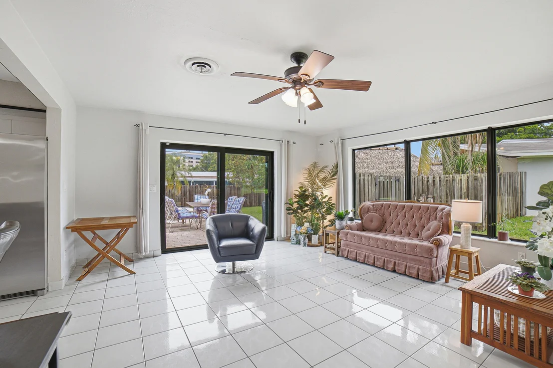 Photo of 720 N CRESCENT Drive
