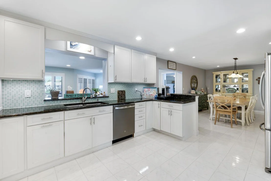 Photo of 5237 Del Prado Boulevard