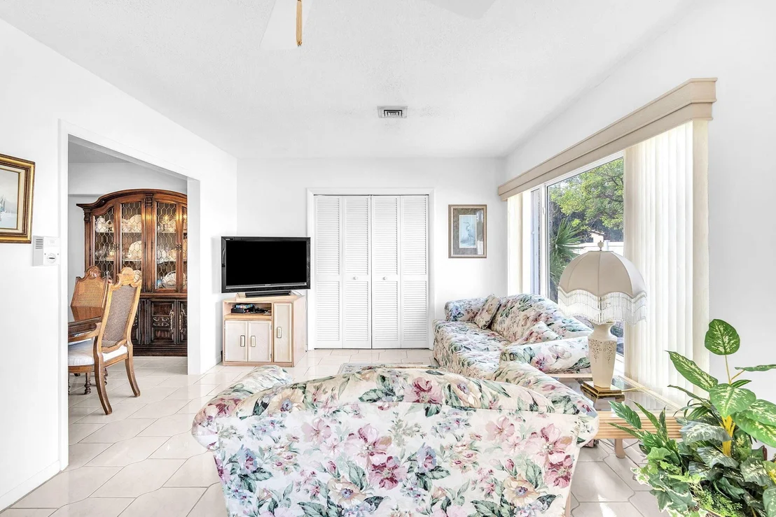 Photo of 2785 SE 4th Street