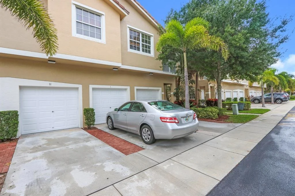 Photo of Unit H at 107 Lighthouse Circle