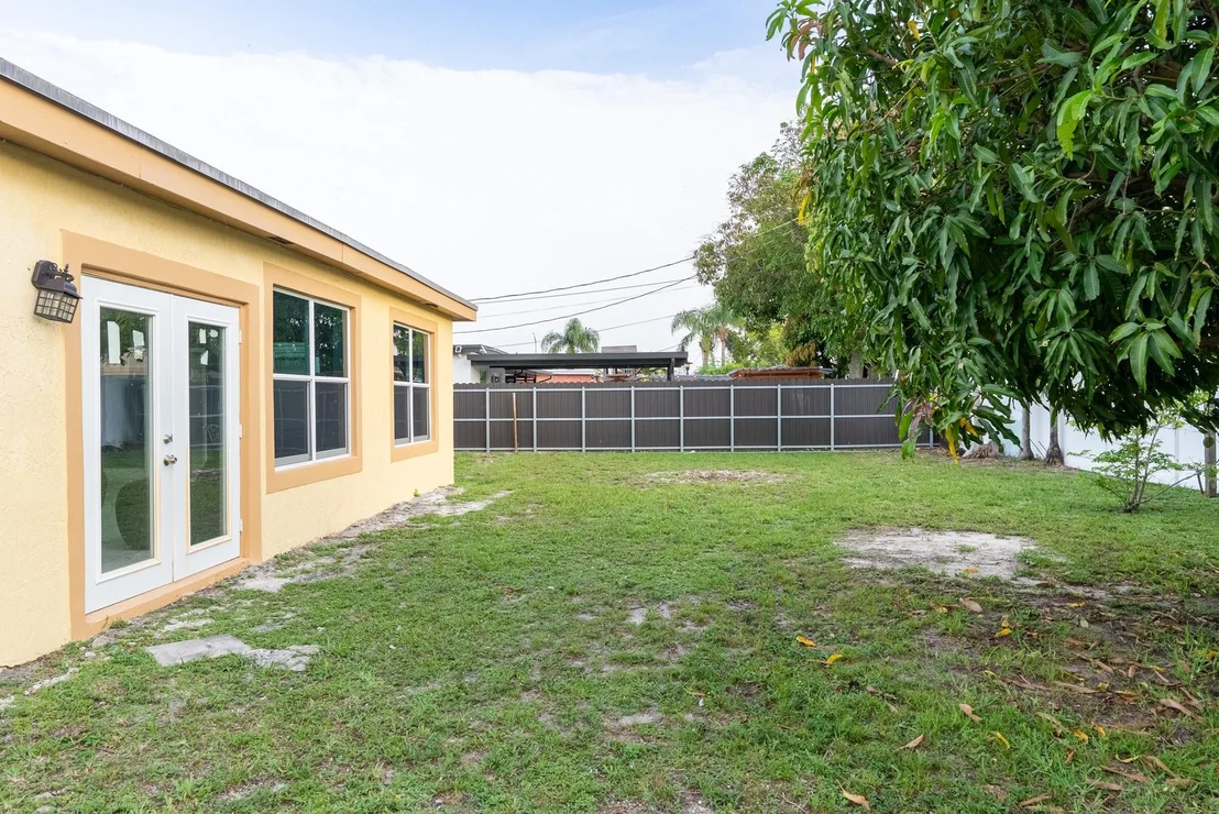 Photo of 2900 Bahama Drive