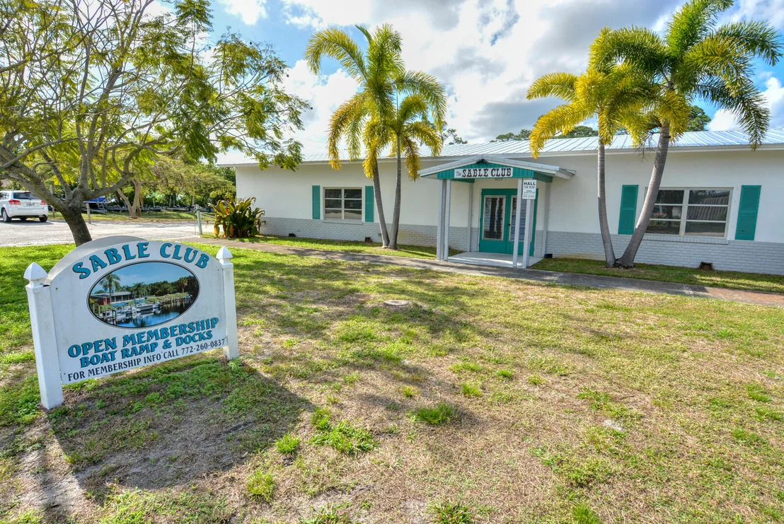 Photo of 411 SE Fini Drive