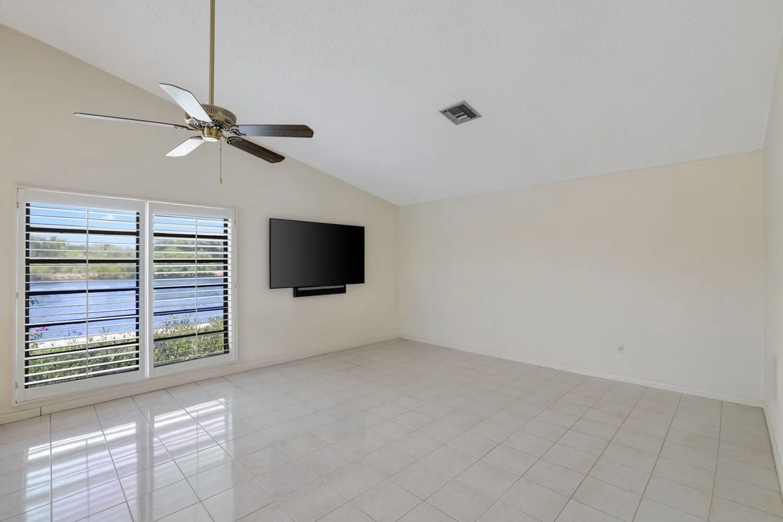 Photo of 970 Orchid Lane