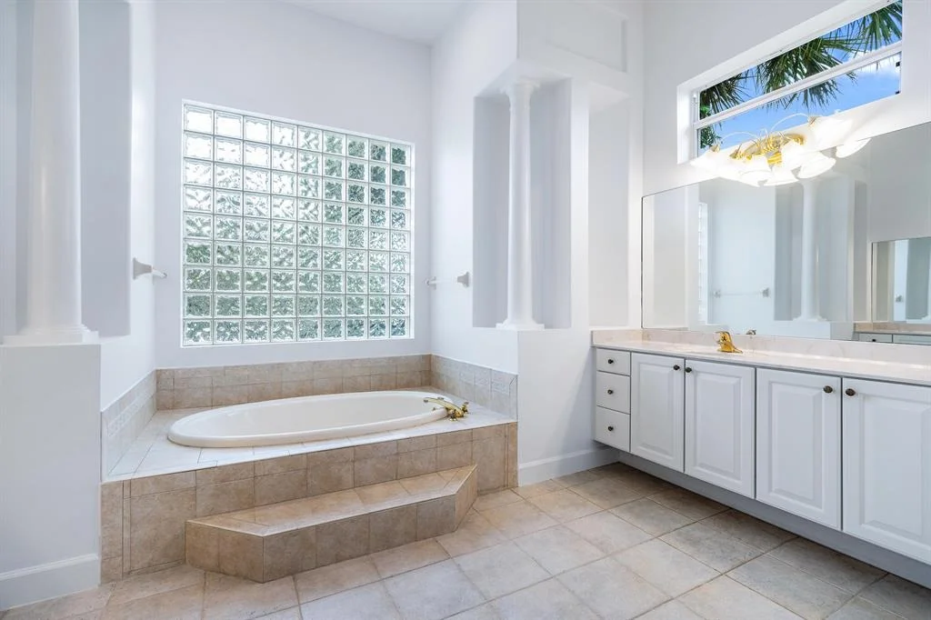 Photo of 18585 Lakeside Gardens Drive