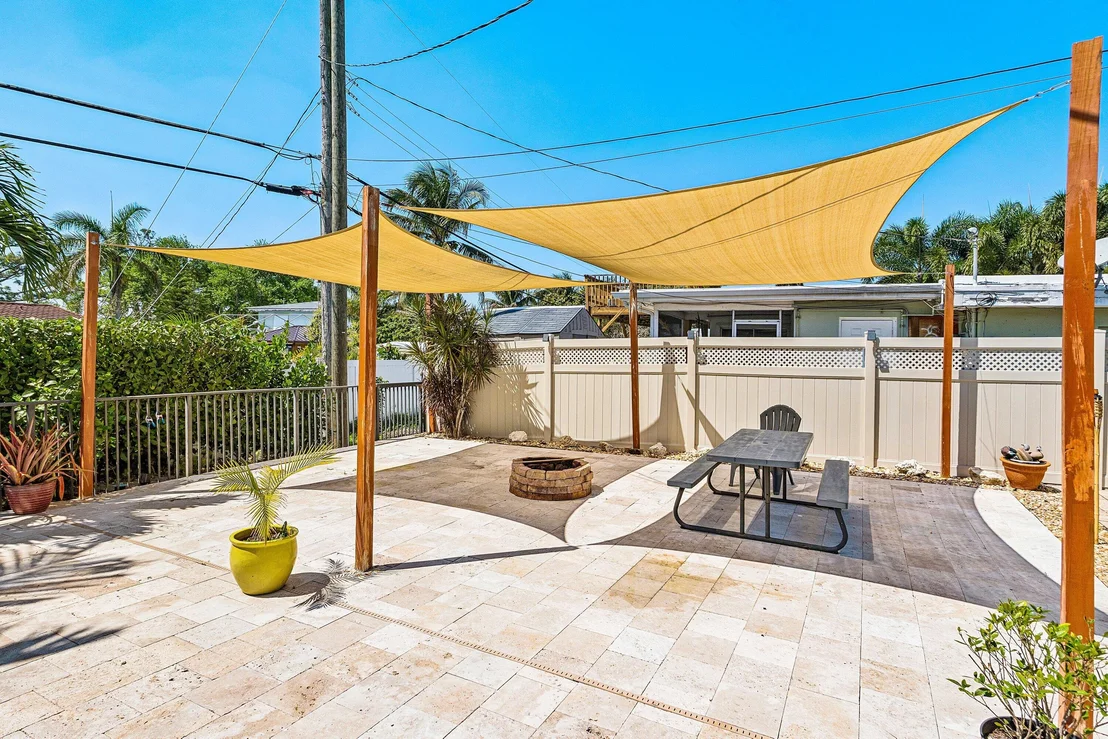 Photo of 1603 Crest Drive