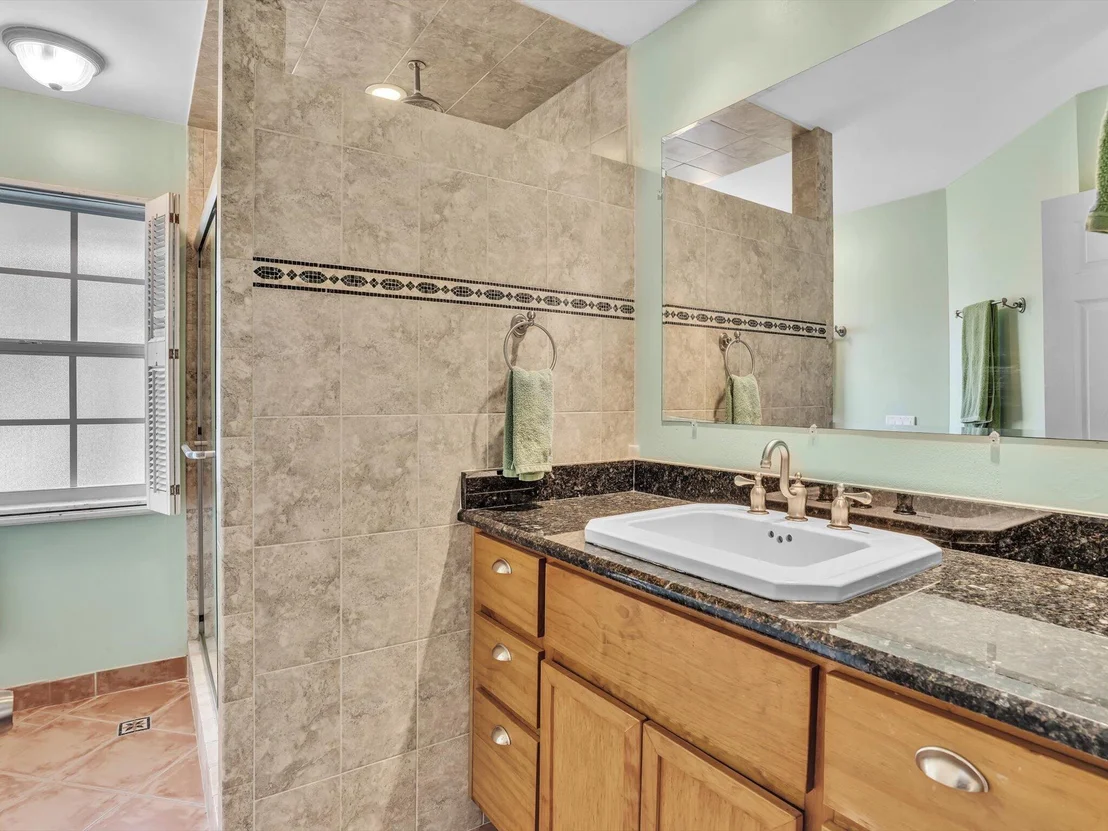 Photo of 3204 Lakeview Drive