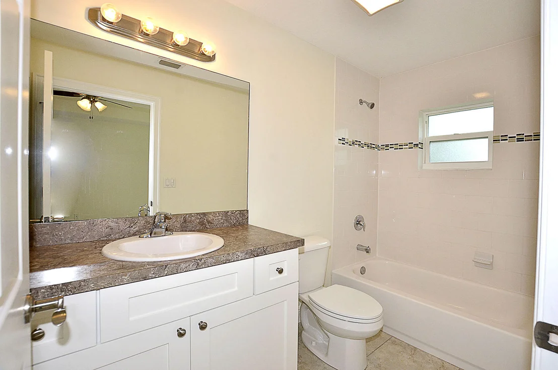 Photo of 4899 Kirby Loop Road