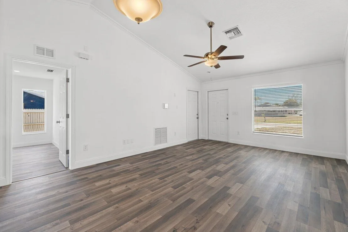 Photo of 929 SE Forrest Park Drive