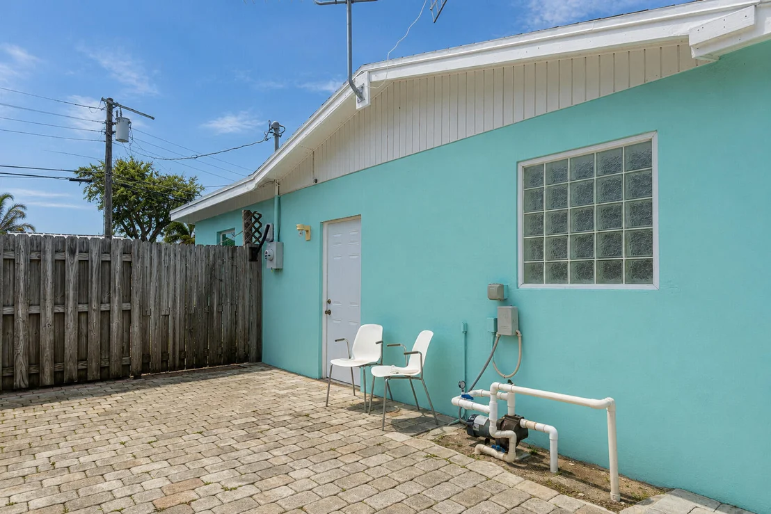Photo of 2395 Edgewater Drive