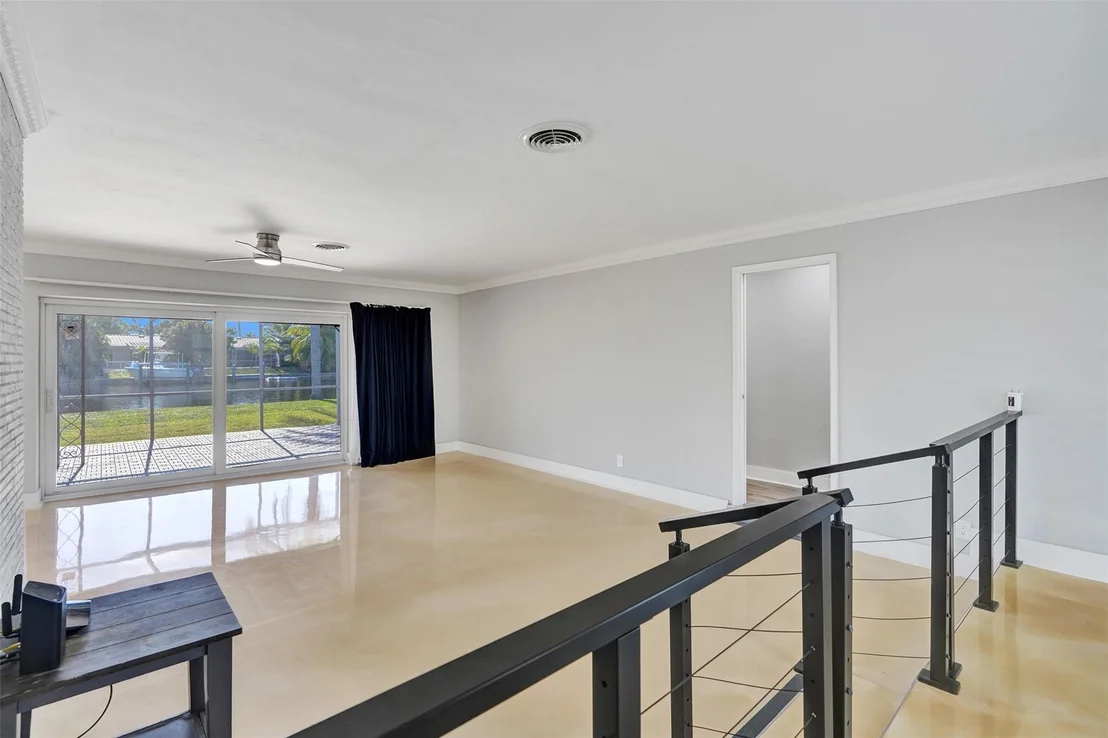 Photo of 850 SE 7th Avenue