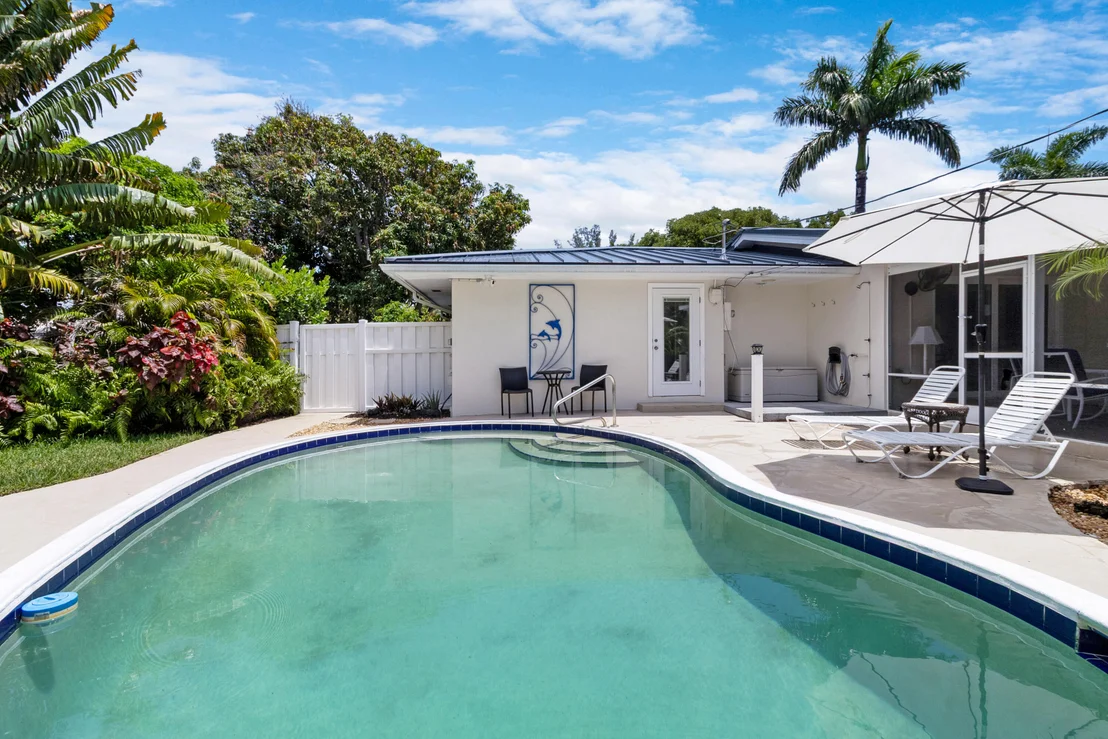 Photo of 3240 Lakeview Drive
