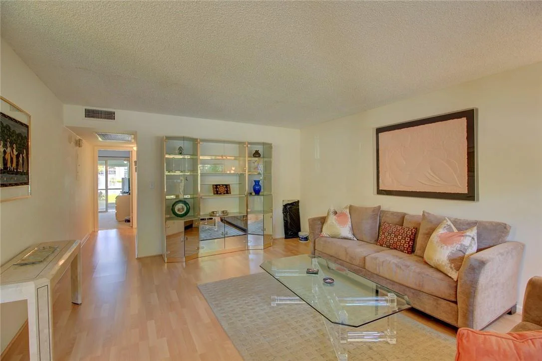 Photo of Unit D1 at 1903 Bermuda Circle