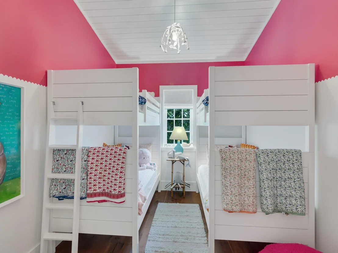 Photo of 746 Iris Lane