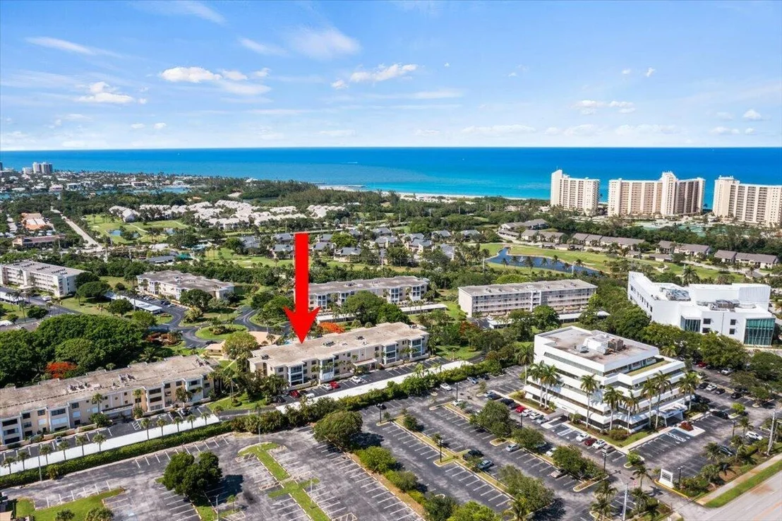 Photo of Unit 203E at 300 N Highway A1a
