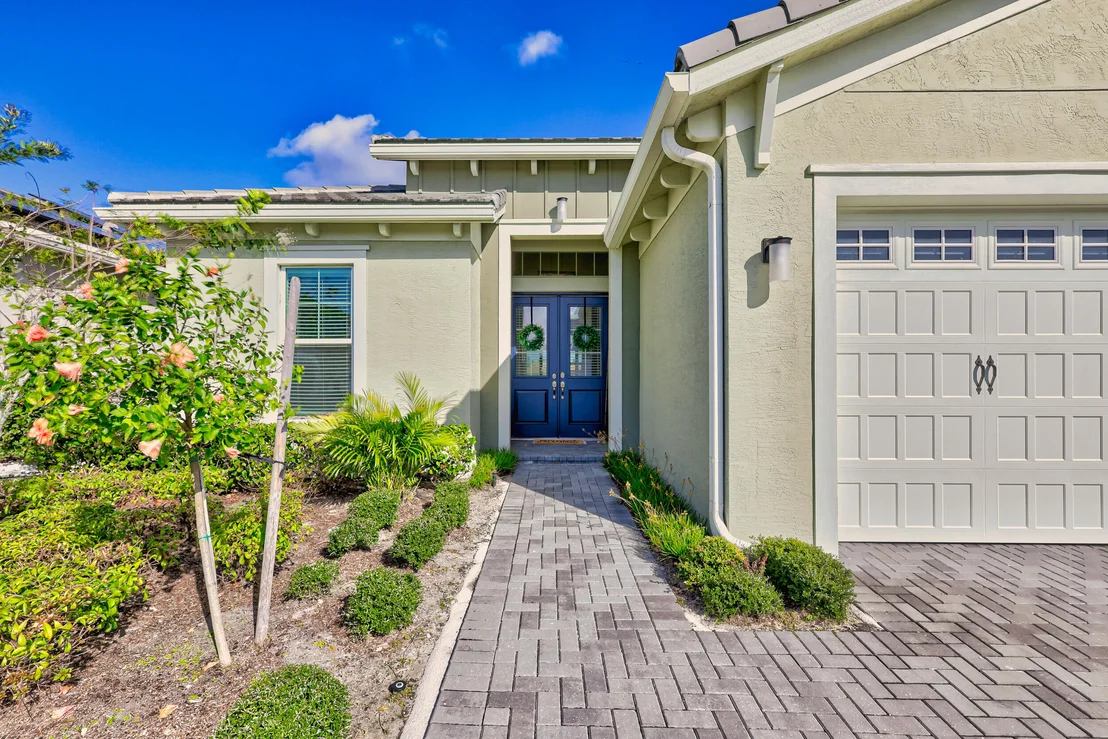 Photo of 15121 Goldfinch Circle