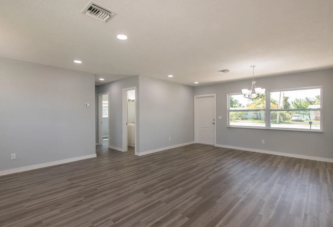 Photo of 2590 N Seacrest Boulevard