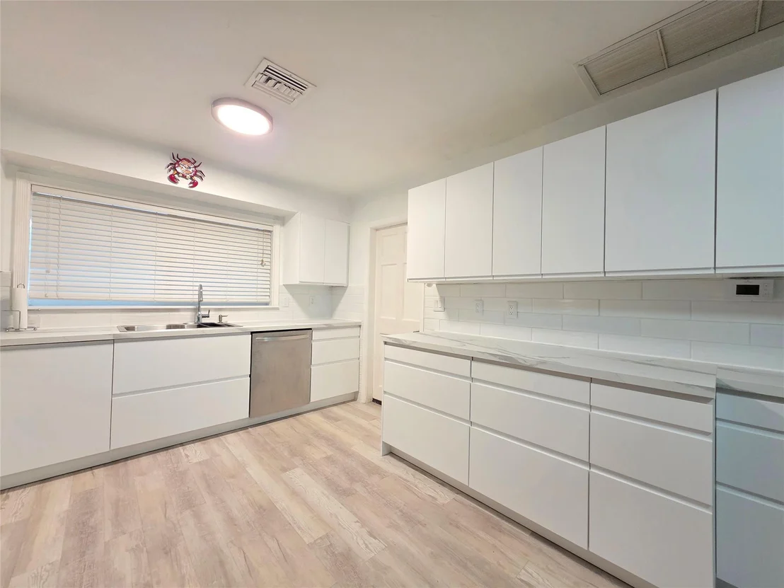 Photo of 2585 SE 3rd Street