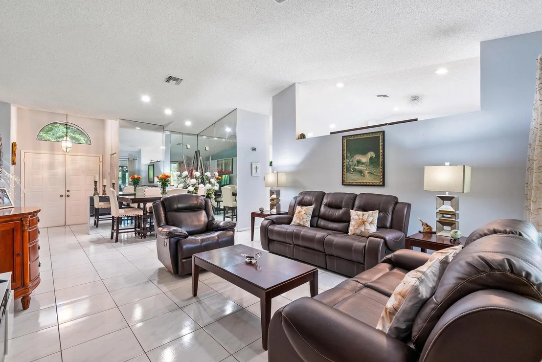 Photo of 8521 Leeway Lane