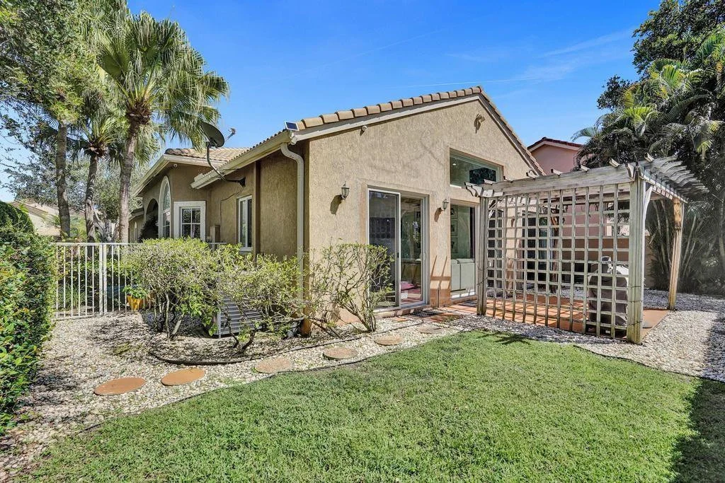 Photo of 1660 W Classical Boulevard