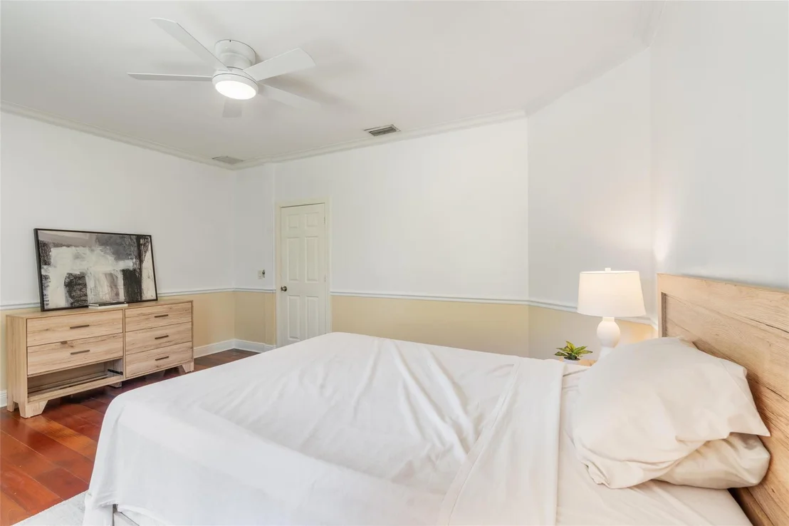 Photo of 6805 NW 70th Place