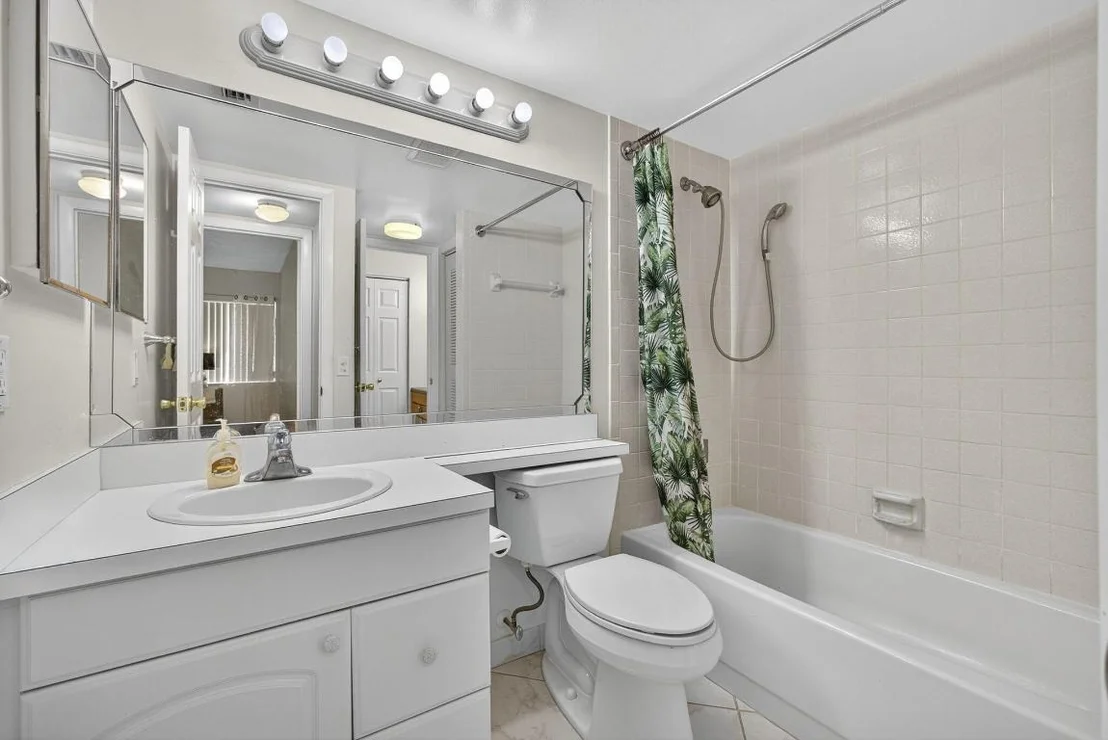 Photo of Unit D1 at 309 Knotty Pine Circle