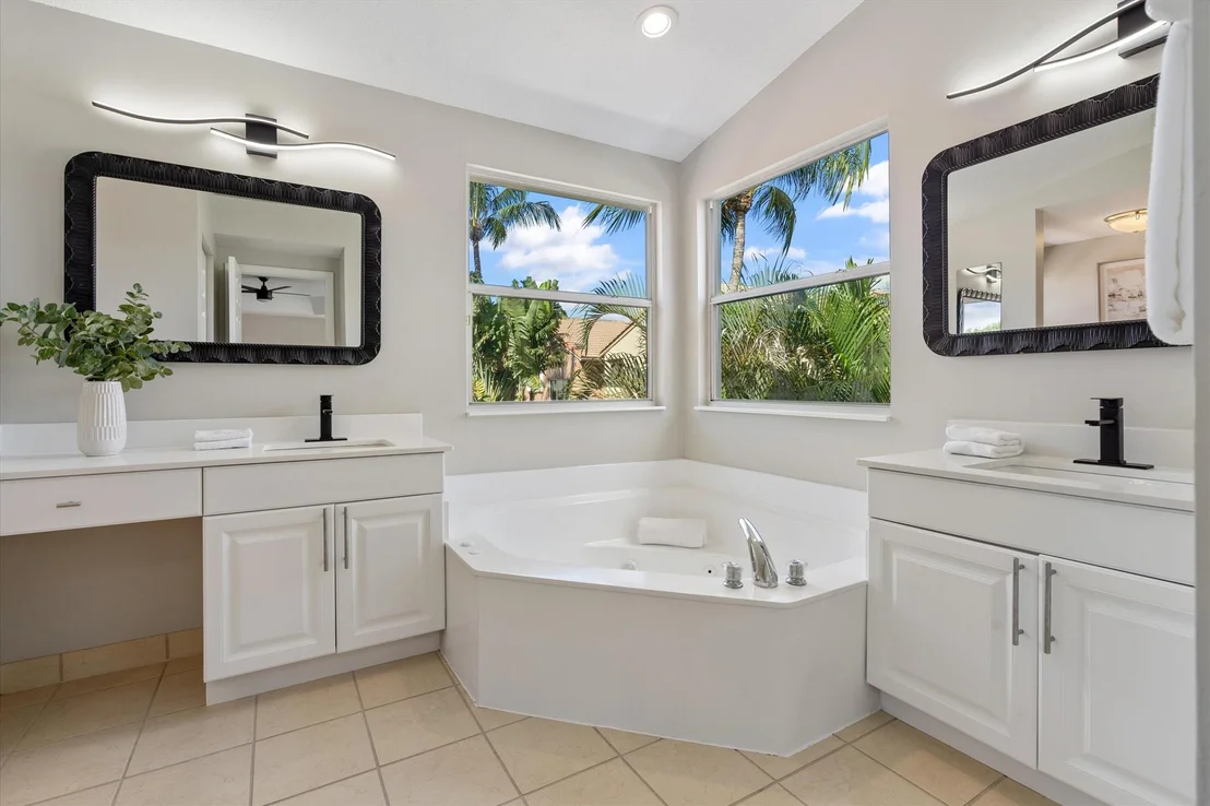 Photo of 4765 S Classical Boulevard