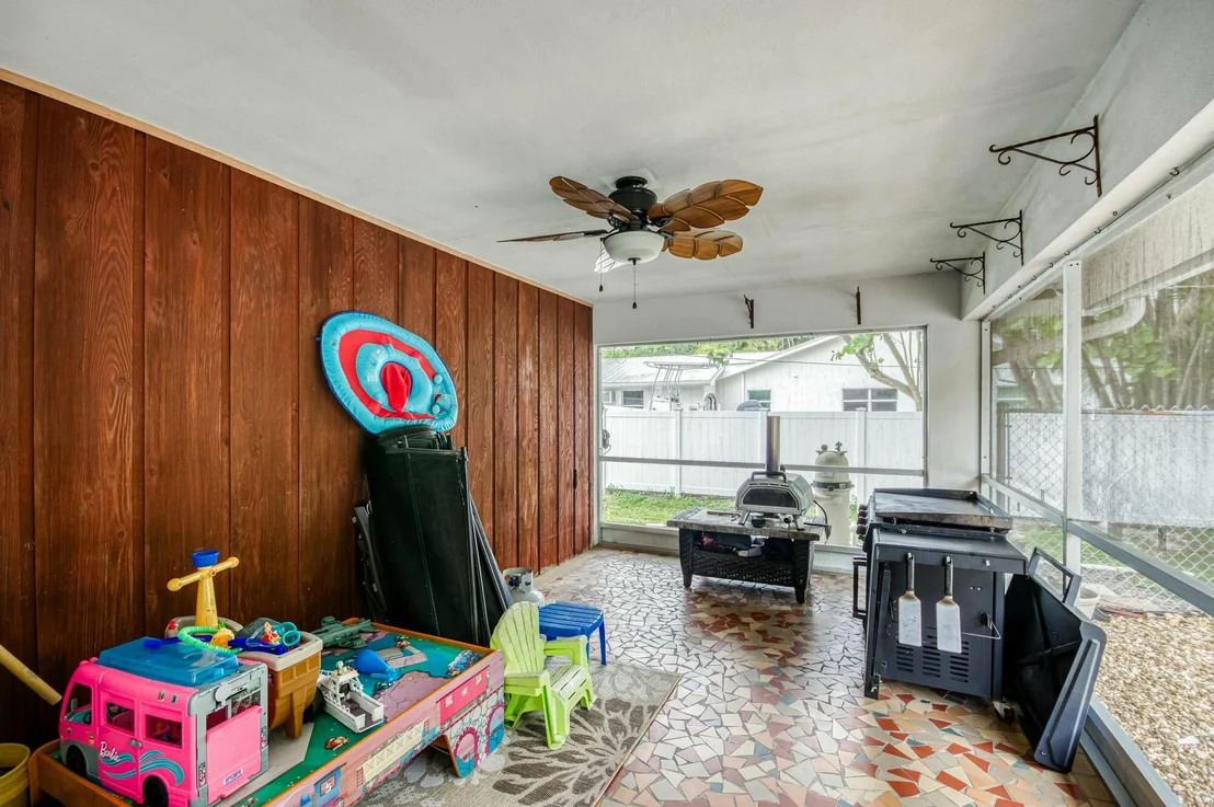 Photo of 5116 Laird Lane
