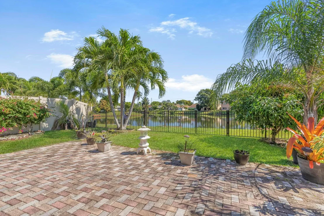 Photo of 1075 NW 19th Terrace