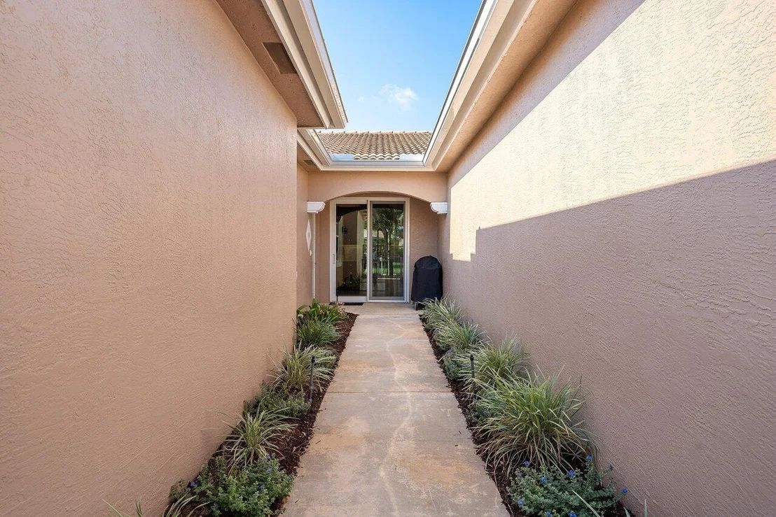 Photo of 8604 Lineyard Cay