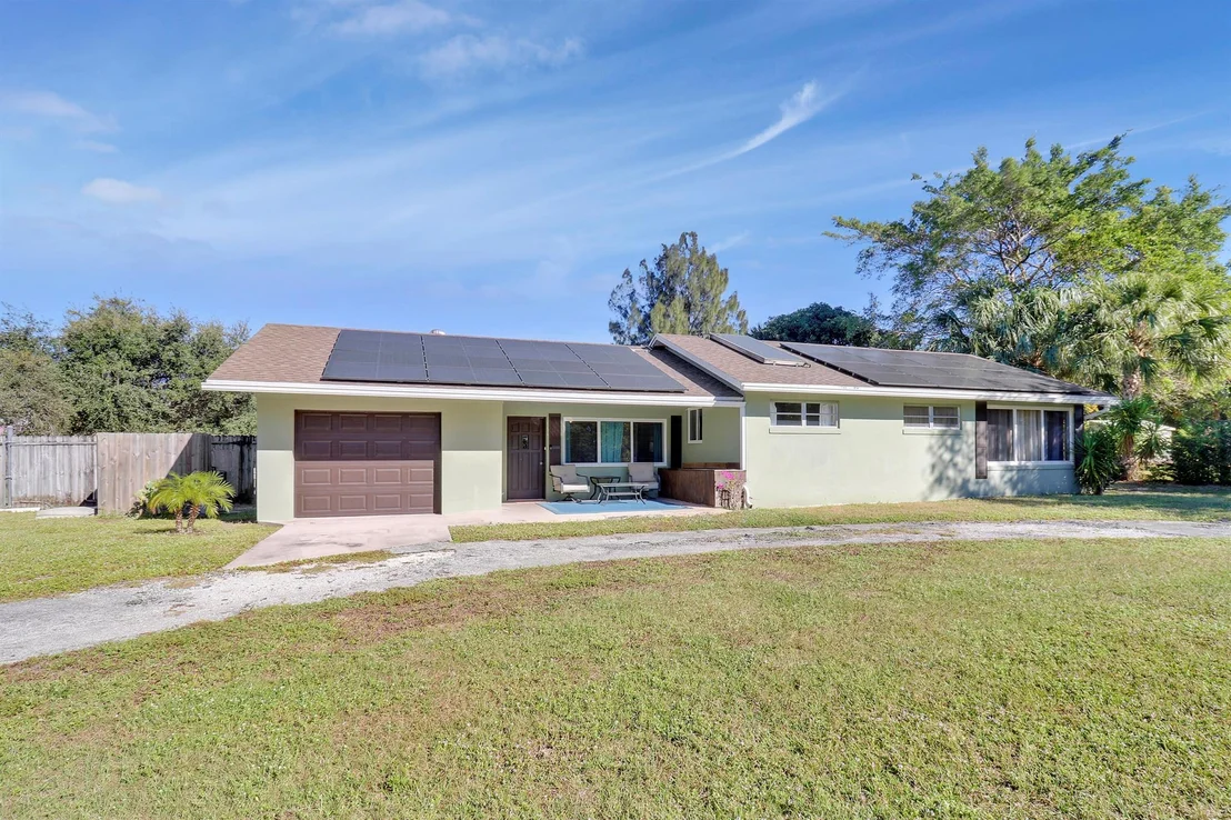 Photo of 2867 Oak Drive