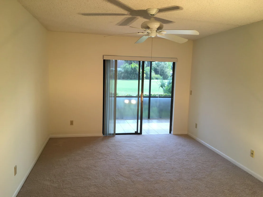 Photo of Unit E at 1001 Pinecrest Circle