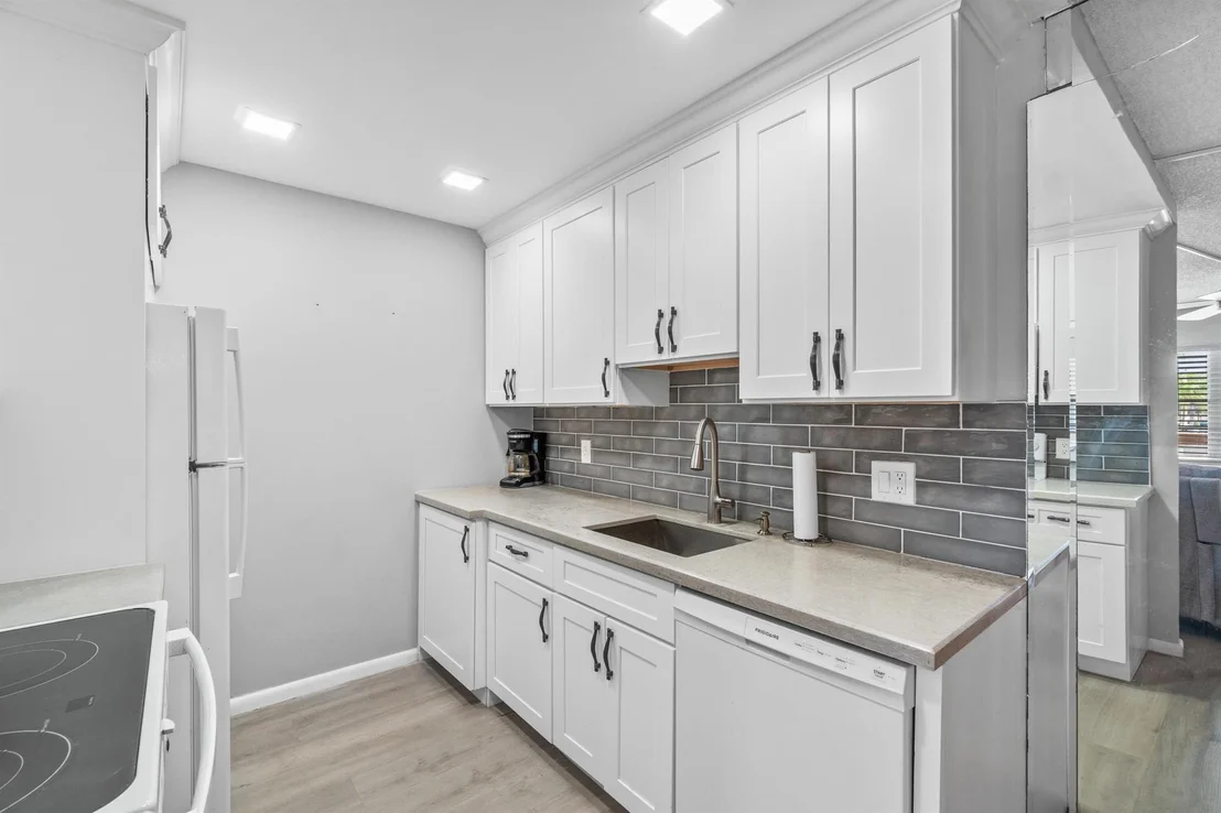 Photo of 2054 Cornwall C