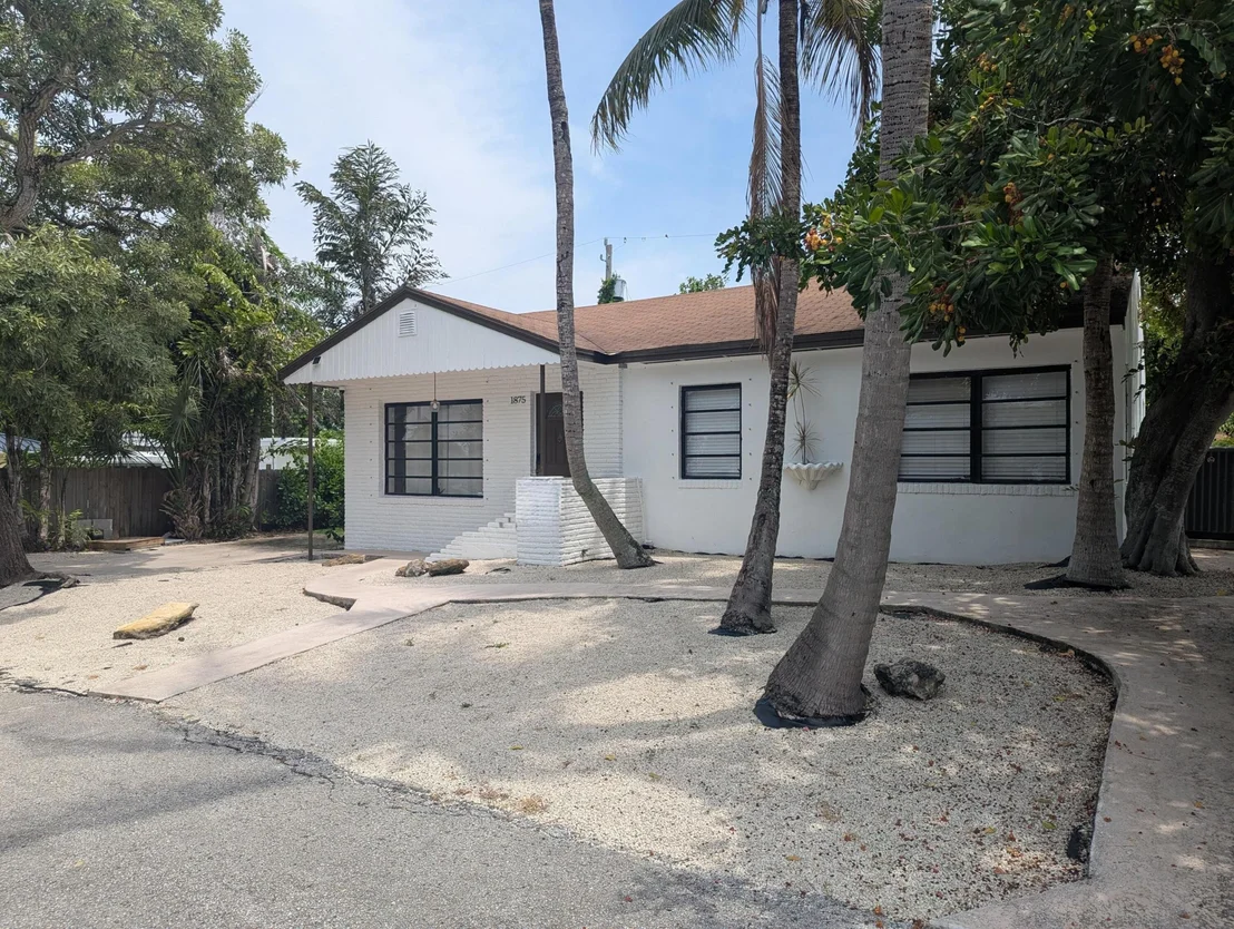 Photo of 1875 Ridge Road