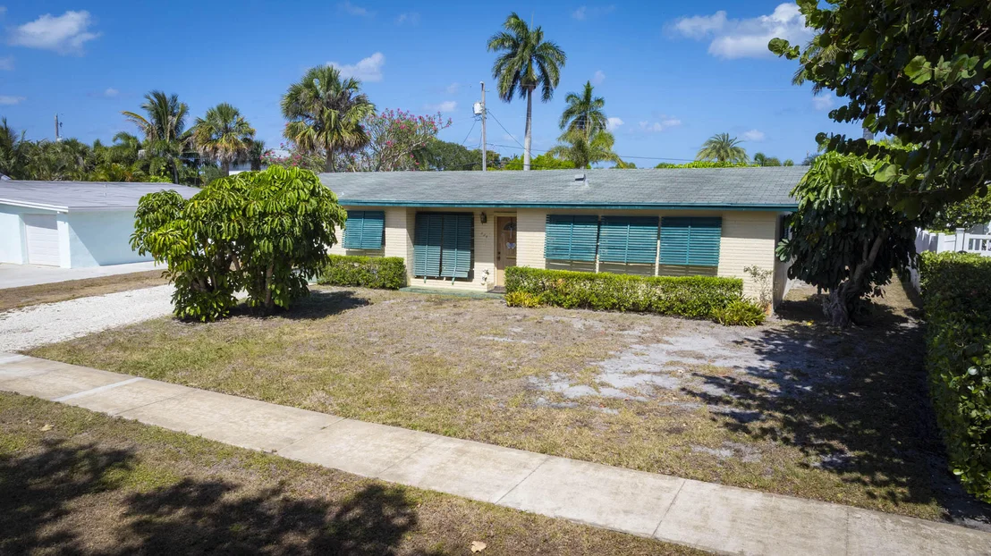 Photo of 736 Tradewind Drive