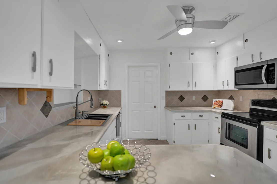 Photo of 505 Heron Drive