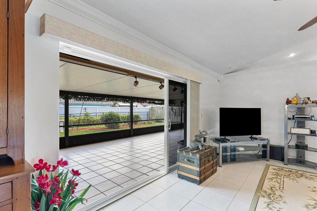 Photo of 9776 Sun Pointe Drive