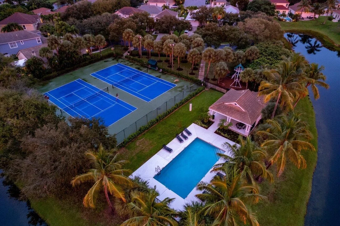 Photo of 583 Canoe Point