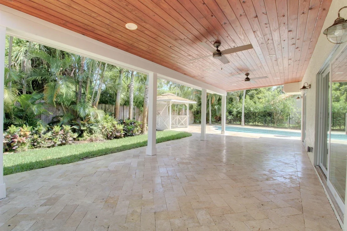 Photo of 949 GREENSWARD Lane