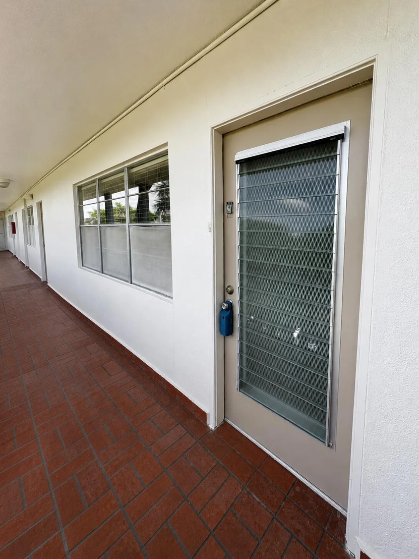 Photo of Unit F2 at 1901 Bermuda Circle