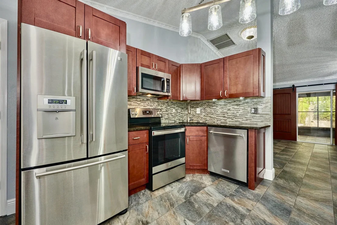 Photo of 1099 W 13th Square